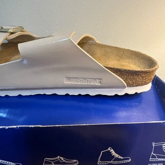 Birkenstock Arizona High Shine in Sand - Picture 2 of 11